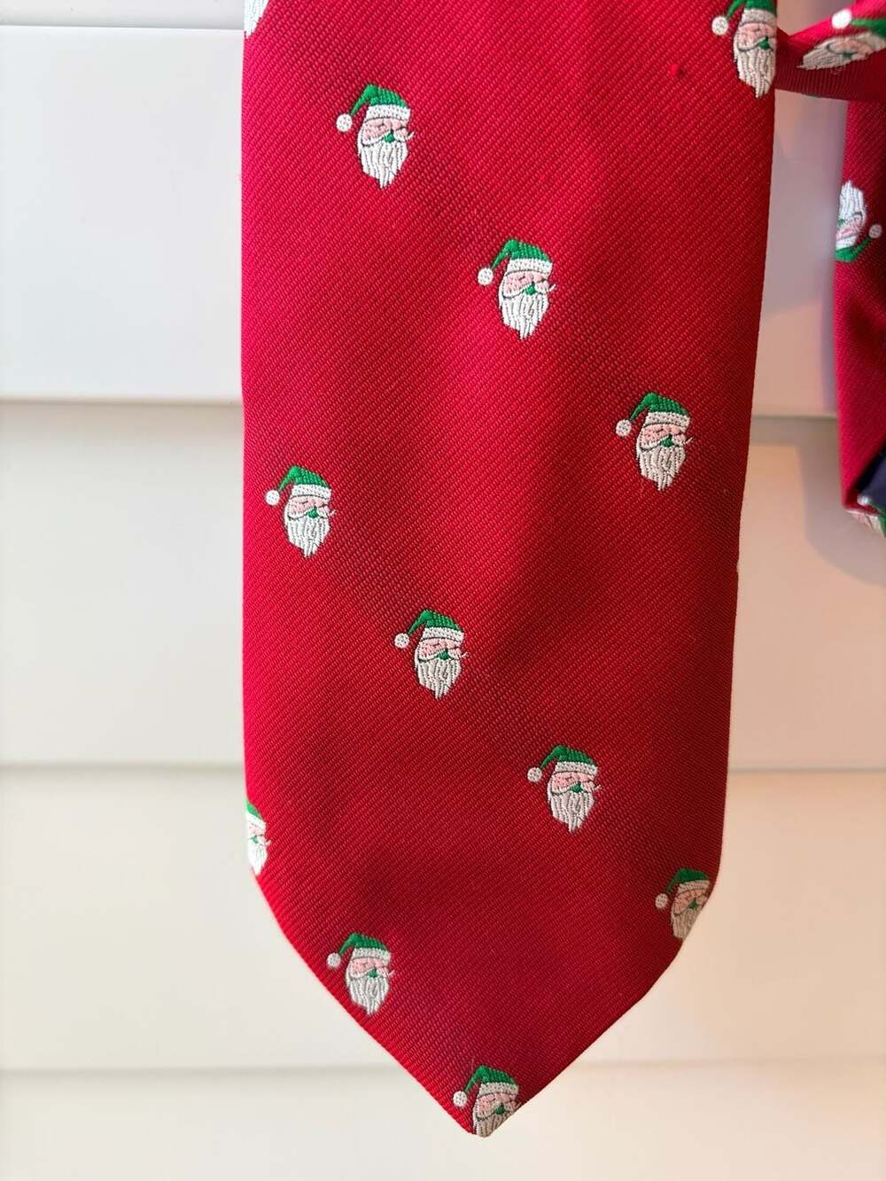 Cape Cod Neckwear 1990s Santa Christmas Necktie
Classic Cape Cod Neckwear